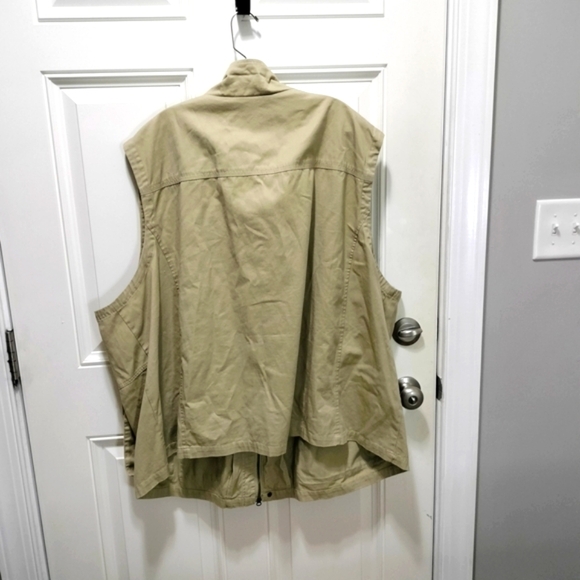Boulder Creek Men's Tan Vest - Picture 4 of 6